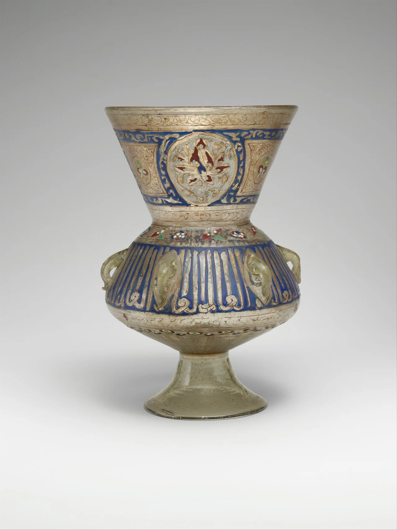 Lámpara de mezquita del siglo XIV, atribuida a Egipto o Siria, en vidrio soplado con esmaltes y dorado