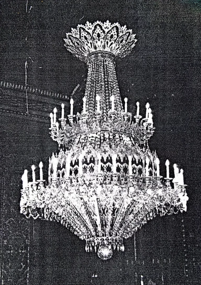 Lámparas en el Neoclásico: diseño y elegancia atemporal