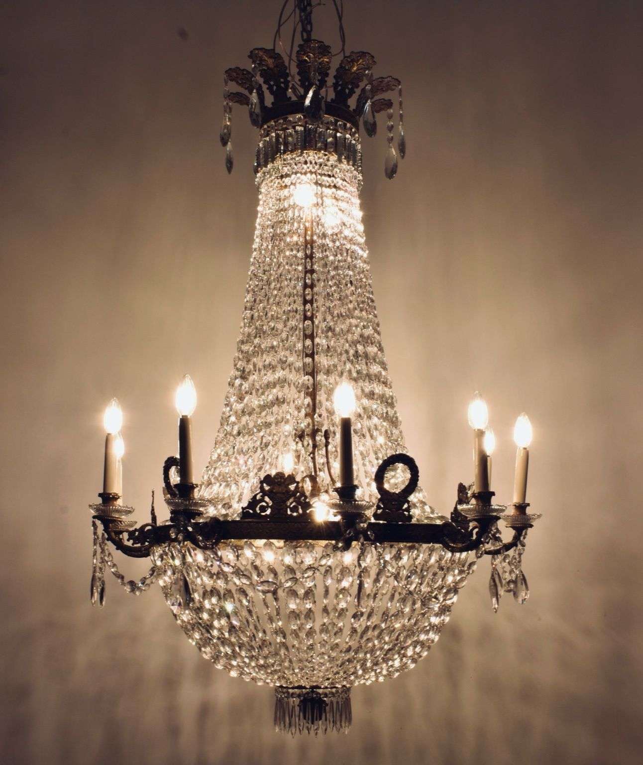 Cesta Imperio de bronce y cristal de gran tamaño